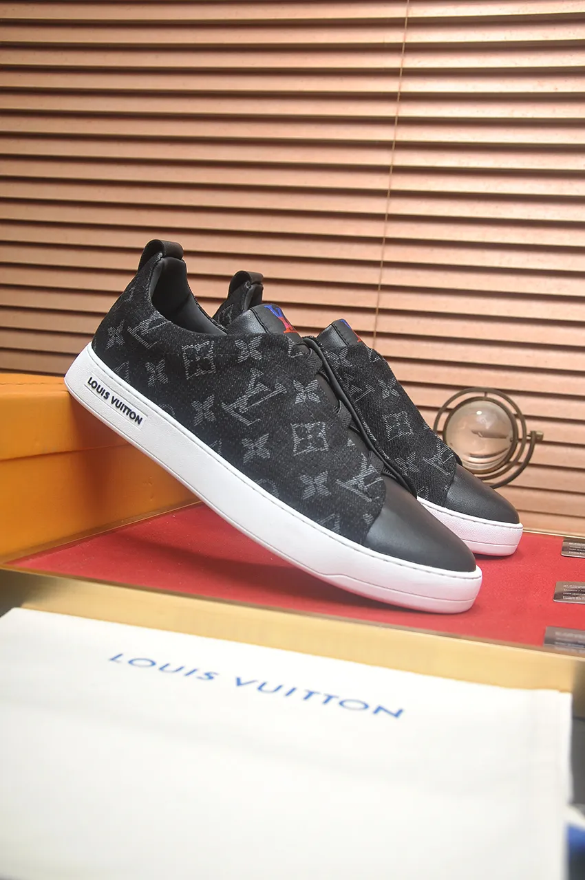 Men's men's shoes💰460💶[LOUIS VUITTON] Same style as LV. Louis Vuitton official website [satisfied] original single hot model, LV original factory cowhide material 👑1:1 original plate, sheepskin lining, original foam outsole. Body accessories one-to-one mold opening 💪 Counter quality 🙏 Dear friends, if you are still worried about wearing matching shoes 💋, then these shoes are your best choice 🎁🎁! 38-44